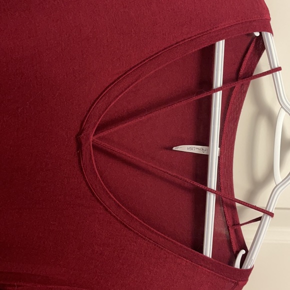 2 cute dresses to wear in the heat. - Picture 2 of 7